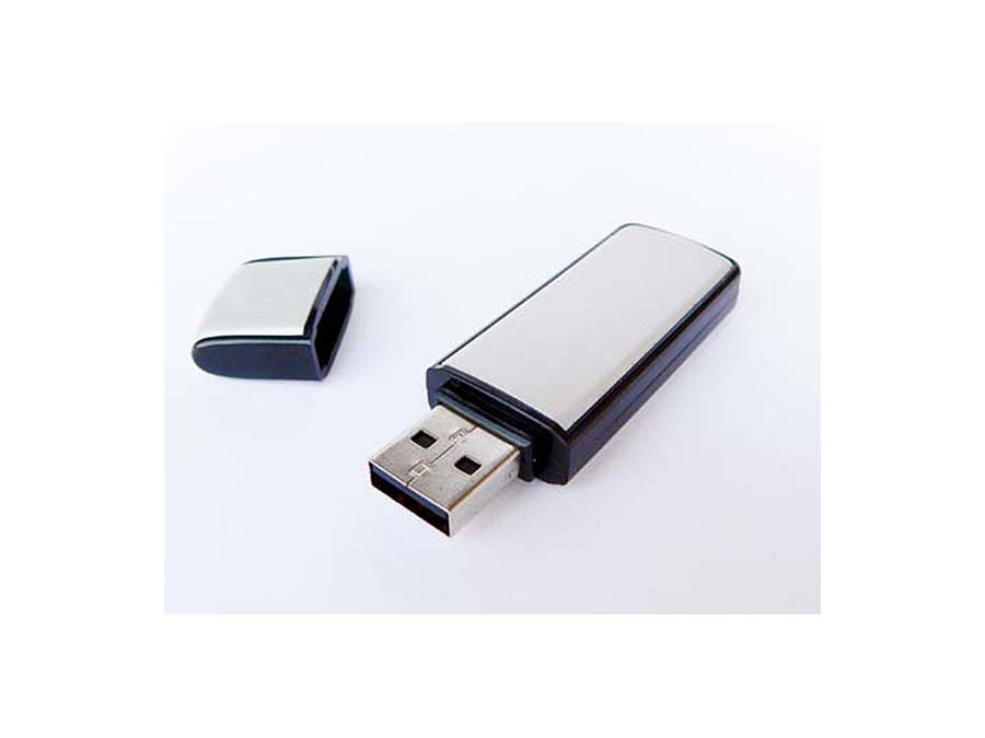 Aluminium Werbeartikel USB-Stick in schwarz aus Metall und Kunststoff