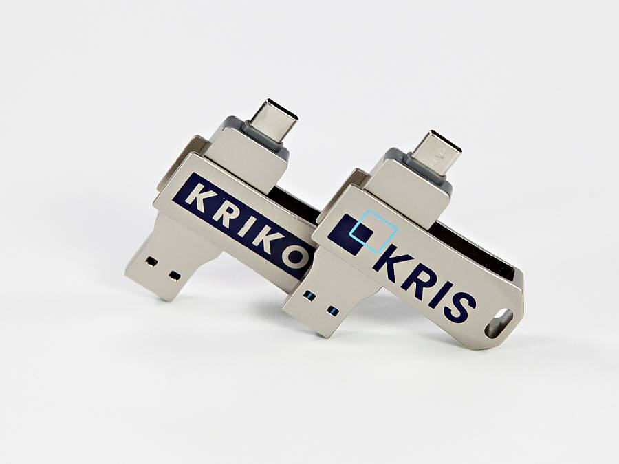 Zweifunktionaler USB-C-Stick in Silber mit Platz für individuelles Logo, ideal für Werbezwecke.