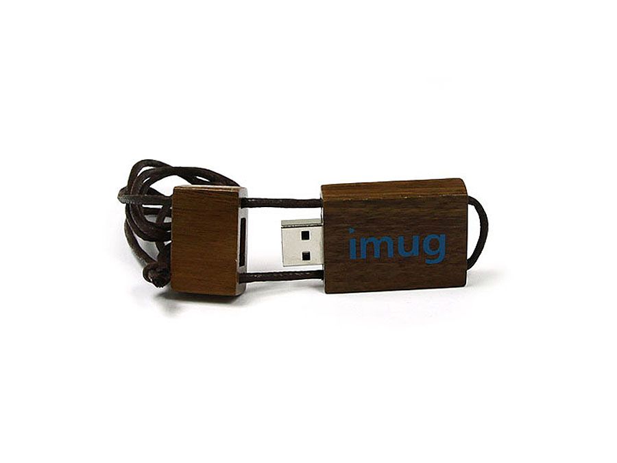 Holz USB-Stick Nussbaum  am Band mit Prägung