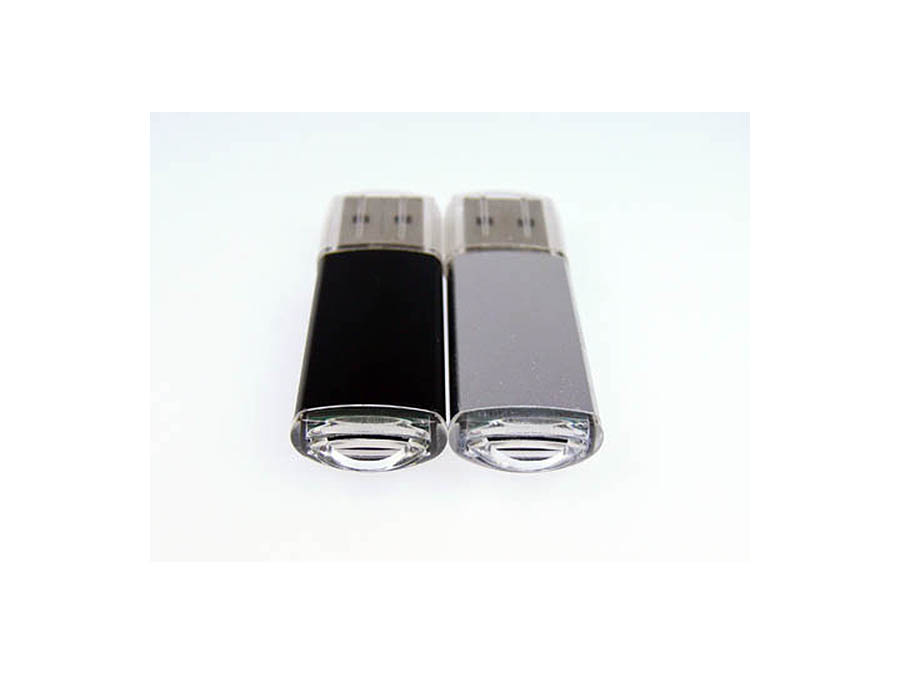 Kleiner USB-Stick in hell und dunkel aus Metall