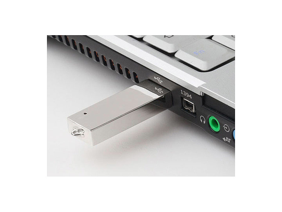 Vollmetall USB-Stick in der Anwendung