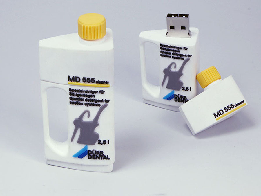 Ölflasche Flasche für Öl und Reinigungsprodukte mit Logo als USB-Stick