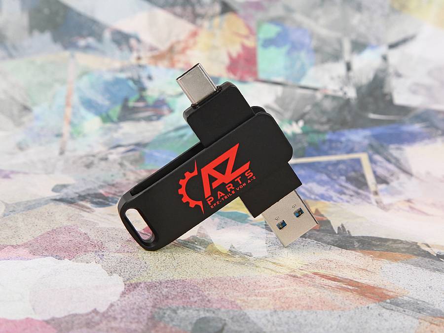 USB-Stick in Schwarz mit drehbarem Typ-C-Anschluss und Platz für individuelle Logoplatzierung.