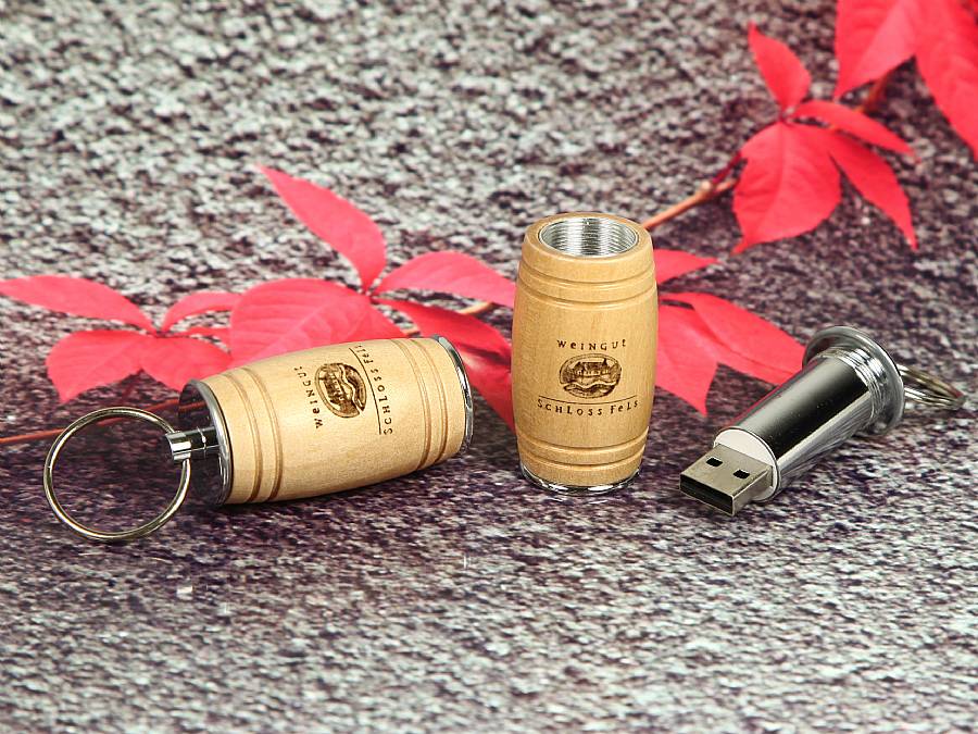 usb stick holzfass holz fass wein werbung