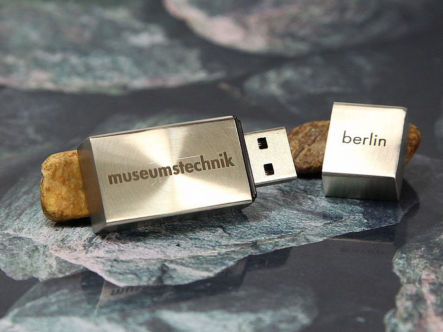 Eckig Schlicher USB Stick aus Metall mit Logo
