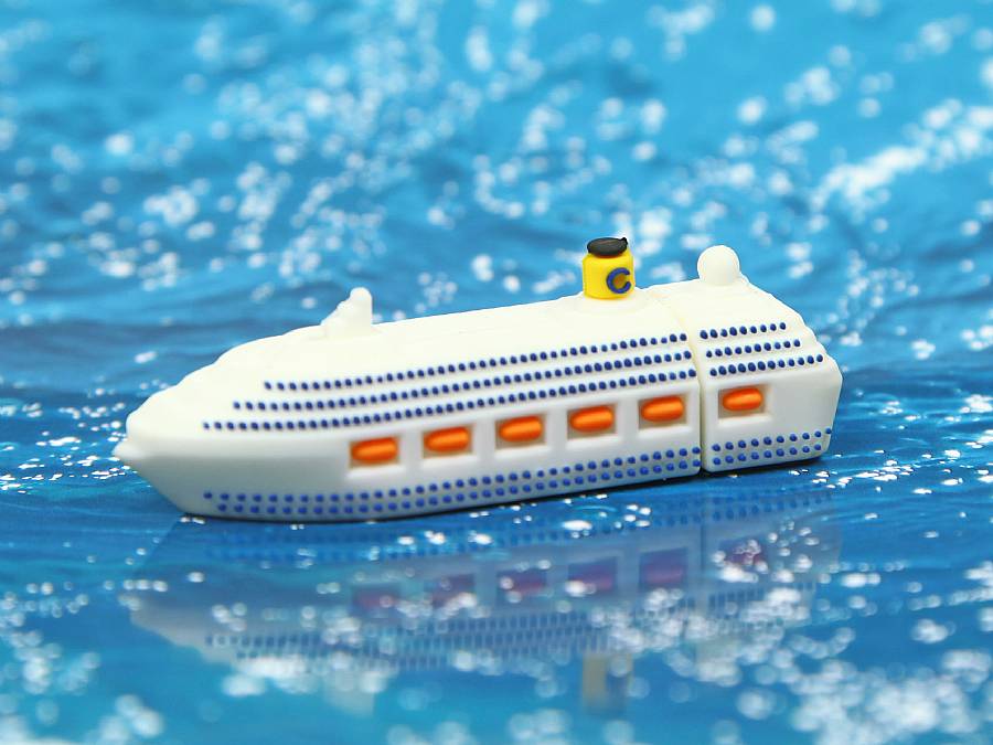 usb stick schiff kreuzfahrtschiff boot meer urlaub