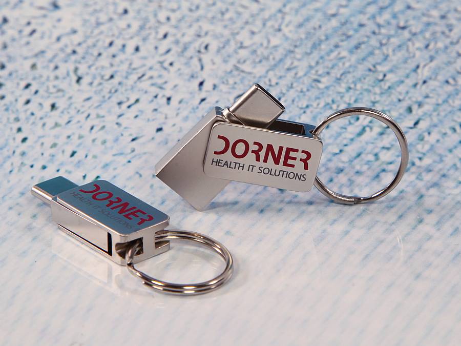USB-Stick im Metall-Design mit individuellem Druckbereich für Logos und Werbung, ideal für Geschäftsgeschenke.