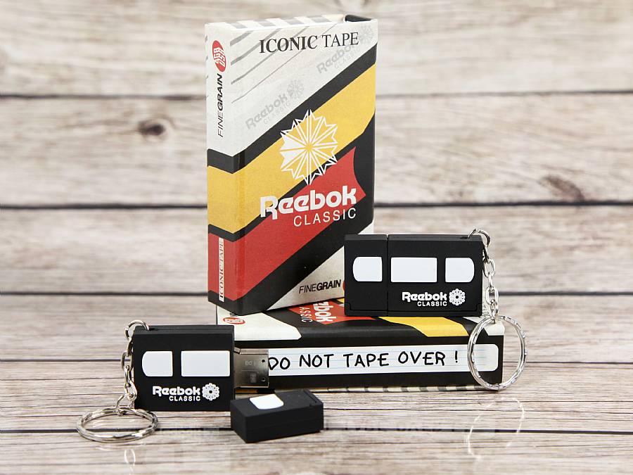 usb videotape mit geschenkbox reebok classic