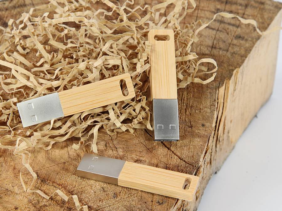 USB WoodMetal II Lifestyle Hintergrundbild