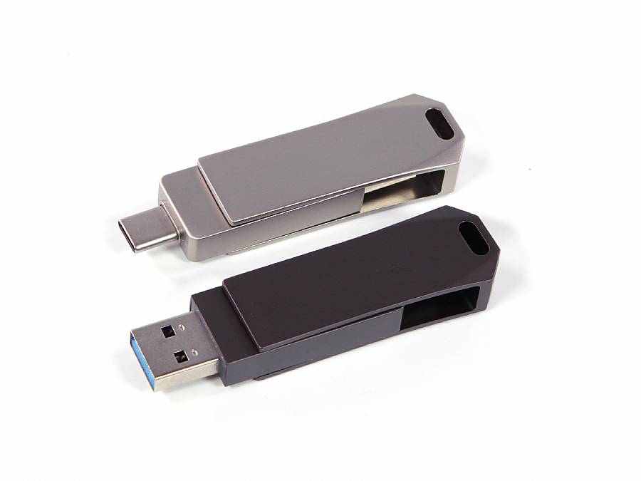 USB-Sticks in metallischer Optik mit zwei verschiedenen Anschlussmöglichkeiten für vielseitige Nutzung und individuellen Logo-Druck.