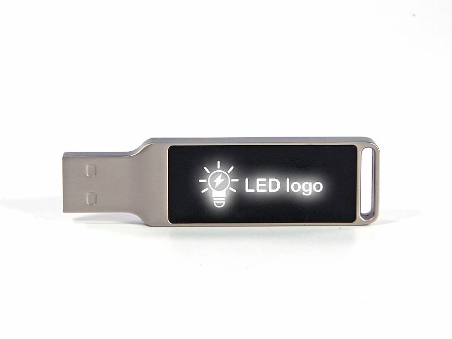 USB-Stick aus Metall mit LED-Bereich für individuelles Branding und Logo-Druck. Elegant und modern im Design.
