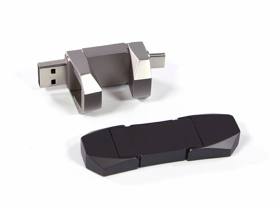 USB-Stick mit modernem, klappbarem Metallgehäuse und Platz für individuelles Branding oder Logos.