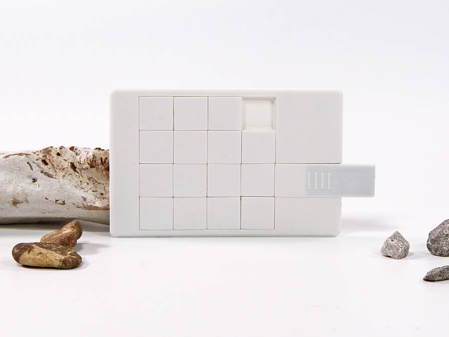USB-Stick in Form eines Puzzles mit individuellem Druckbereich für Logos und kreativen Werbezwecken.