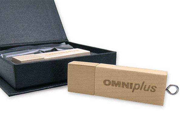 Omni plus Holz USB-Stick mit Logo Gravur
