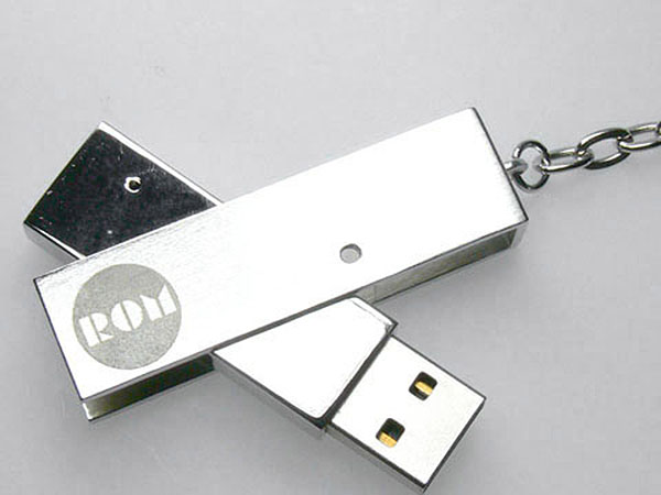 Metall-USB-Stick mit Swing Bügel und Logogravur