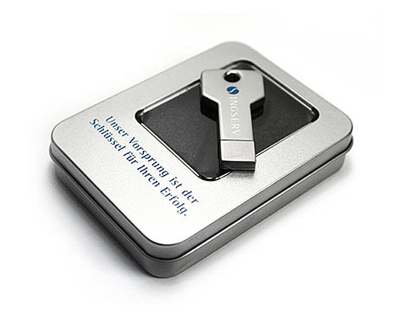 Schlüssel USB-Stick aus Metall mit gedrucktem Logo in Metallbox Geschenkverpackung