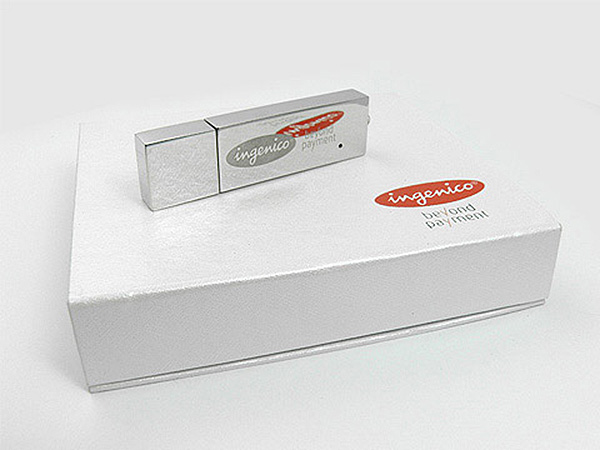 Massiver Metall USB-Stick mit Geschenkbox 2farbig bedruckt