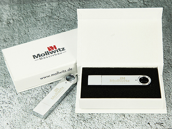 Vollmetall USB-Stick mit Gravur in Geschenkbox
