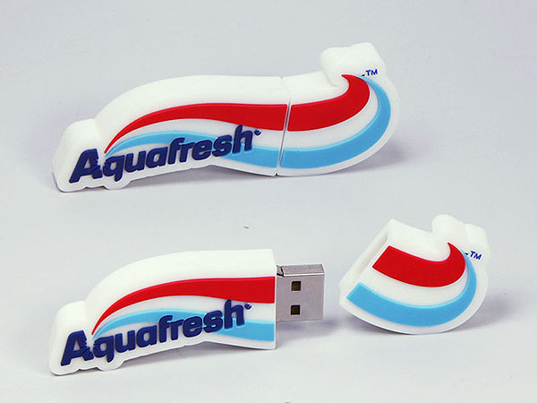 Aquafresh Zahnpasta USB-Stick in der Form des Logos