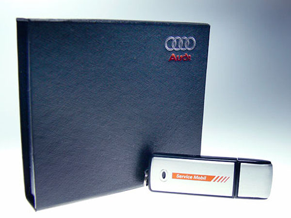 Audi Service Mobil Aluminium USB-Stick