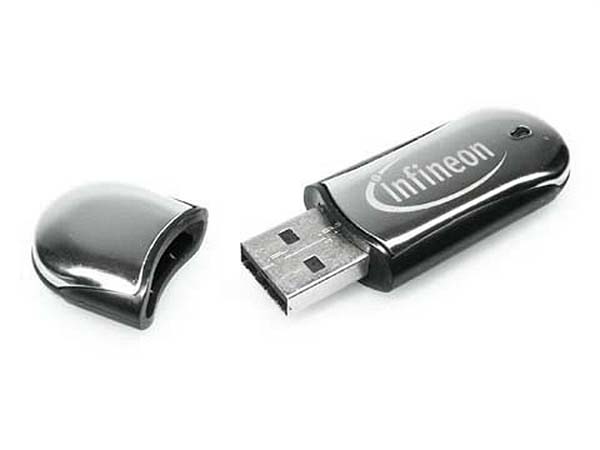 Infineon USB-Stick aus Metall mit Logo gravur
