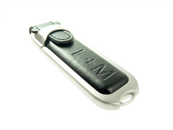 L M Leder USB-Stick in schwarz mit Logo Prgung