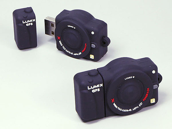 Lumix Kamera Digitalkamera Fotoapparat mit USB-Stick in Sonderform
