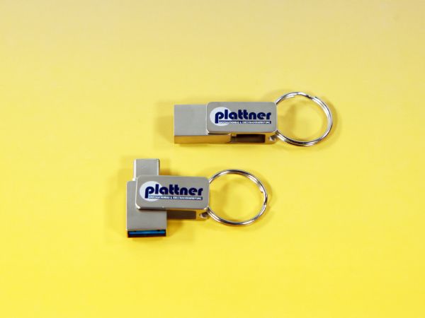 USB-Stick mit schickem Metall-Design und Schlüsselring, ideal zum Branding mit einem Logo.