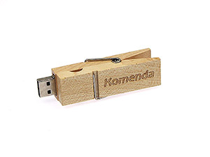 USB Wäscheklammer aus Holz mit Gravur