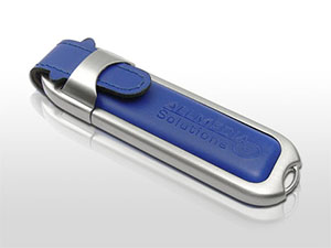 schwarzer dp Mainz Leder USB-Stick mit Samtsack und Logodruck