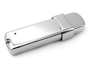 Glänzender hochwertiger USB-Stick aus Metall