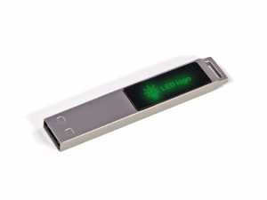 USB-Stick mit einer beleuchtbaren Fläche für ein individuelles Logo und eleganter, silberner Umrandung.
