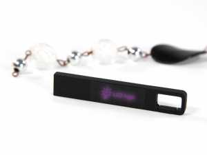 USB-Stick in modernem Design mit LED-Logo-Bereich für individuelle Gestaltung und praktische Nutzung.