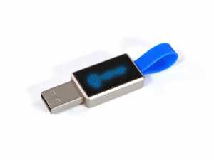 USB-Stick mit edlem Design, blauer Schlaufe und LED-Anzeige für individuelle Logo-Darstellung. Perfekt für Werbezwecke.