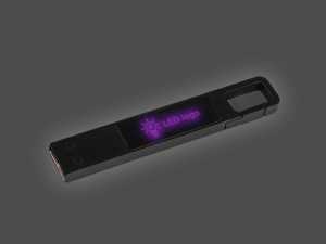 USB-Stick in modernem Design mit LED-Logo-Bereich für individuelle Gestaltung und praktische Nutzung.