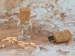 USB-Stick Flaschenpost Kork Kundenreferenz