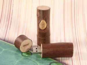 USB-Stick Holzstamm als Werbeartikel