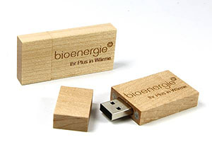 Eckiger Holz USB Stick schlicht  mit Logo in hellbraun buche hell mit Standardverpackung Faltschachtel holzoptik