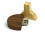 Tischtennisschläger aus Holz mit Logo