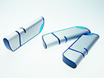 Mehrere Metall USB-Sticks mit blauer Oberfläche