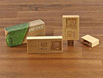 Eckiger Holz USB Stick schlicht  mit Logo in hellbraun buche hell mit Standardverpackung Faltschachtel holzoptik